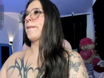 Karolina-evans  live sex cam