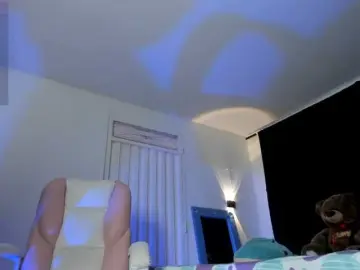 Karolina-evans  live sex cam