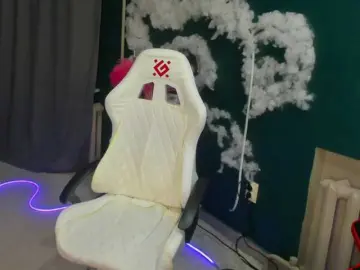 EmeliGlowr  live sex cam