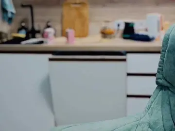 Katniss-K  live sex cam