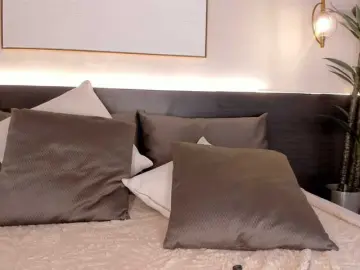 Isabellestorm  live sex cam