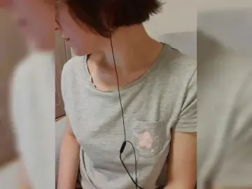 R-o-s-e-Soffi  live sex cam