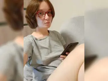 R-o-s-e-Soffi  live sex cam