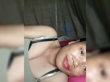 Trieungan89  live sex cam