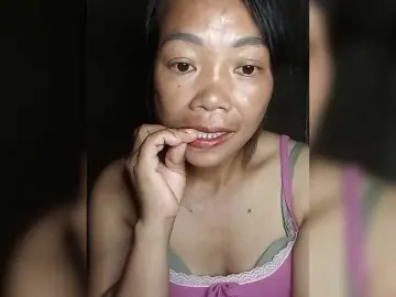 Trieungan89  live sex cam