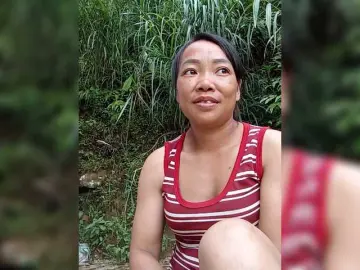 Trieungan89  live sex cam