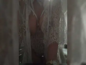Biggirl777  live sex cam