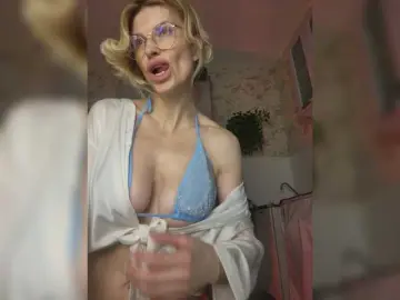 Divochka  live sex cam