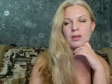 BlondeFox  live sex cam