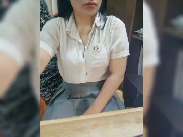 Dream-ari  live sex cam