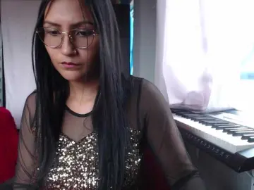 Leah-666  live sex cam
