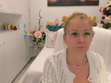 SalomeJade  live sex cam