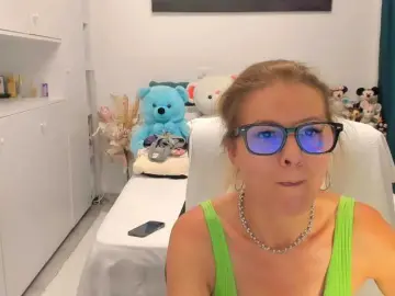 SalomeJade  live sex cam