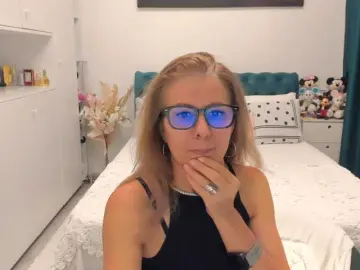 SalomeJade  live sex cam