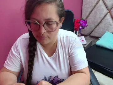 SaraThonson  live sex cam