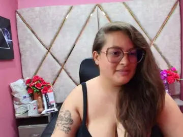SaraThonson  live sex cam