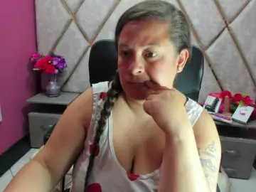 SaraThonson  live sex cam