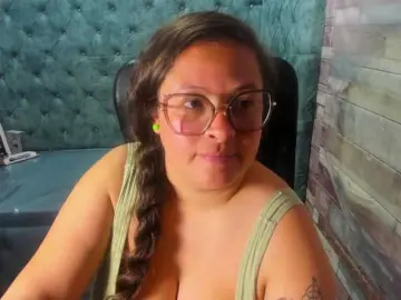 SaraThonson  live sex cam