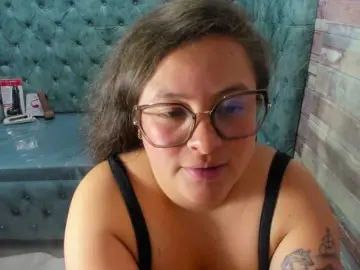 SaraThonson  live sex cam