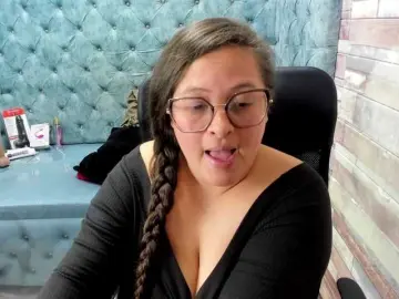 SaraThonson  live sex cam