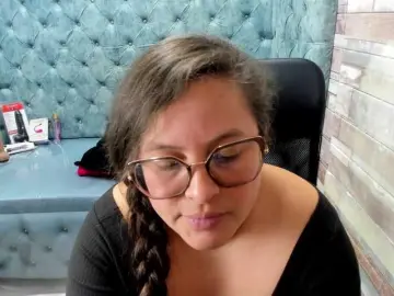 SaraThonson  live sex cam
