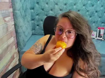 SaraThonson  live sex cam