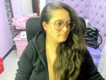 SaraThonson  live sex cam