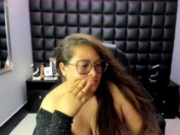SaraThonson  live sex cam