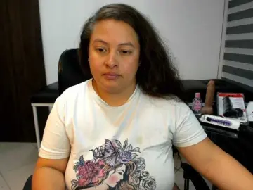 SaraThonson  live sex cam