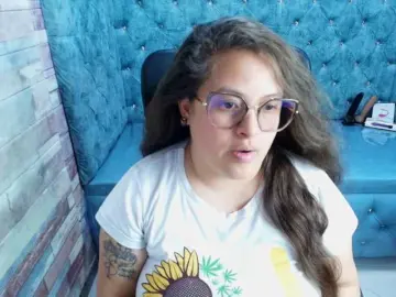 SaraThonson  live sex cam