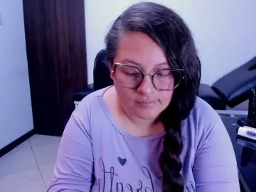 SaraThonson  live sex cam