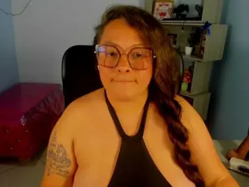 SaraThonson  live sex cam