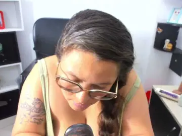 SaraThonson  live sex cam