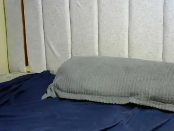 Juiciey254  live sex cam