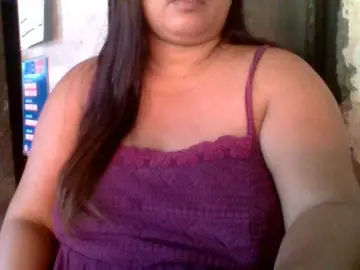 Yummypussy432  live sex cam