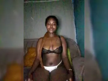 Davinalola  live sex cam