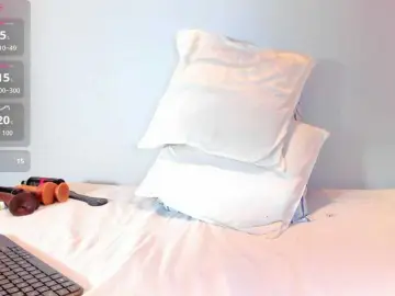 Karlaliones  live sex cam