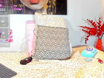 Karlaliones  live sex cam