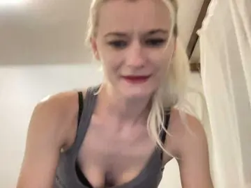 OnikaLove  live sex cam