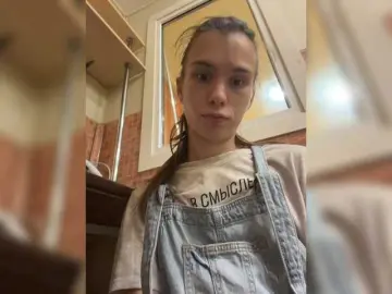 Prinsess131  live sex cam
