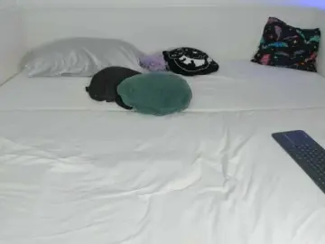Vampire-girl  live sex cam