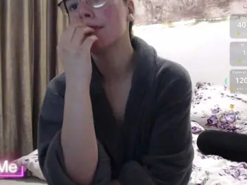 Elinor21  live sex cam