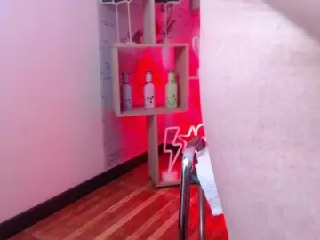 Nika86  live sex cam