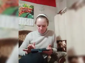 REPTILIAY  live sex cam