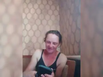 REPTILIAY  live sex cam
