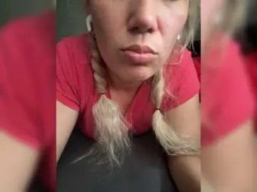 Roxi13  live sex cam