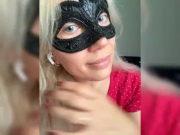 Roxi13  live sex cam