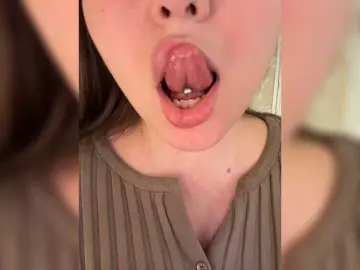 SweetyW-  live sex cam