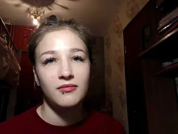Millywowa  live sex cam