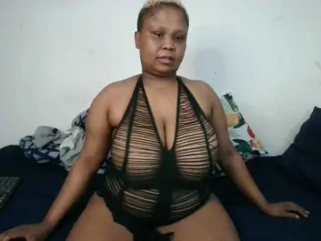 BIGTITTISXX  live sex cam